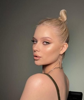 Анна
